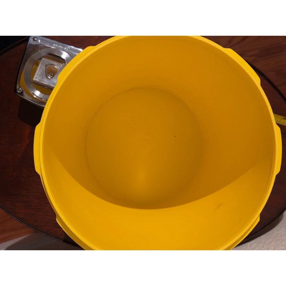 Tupperware vintage servalier
